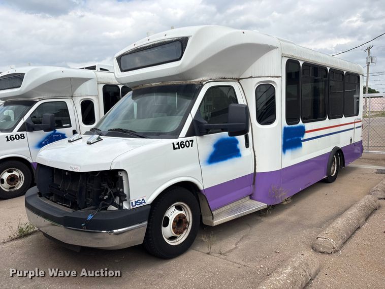 image for item EV2993 2016 Chevrolet Express shuttle bus