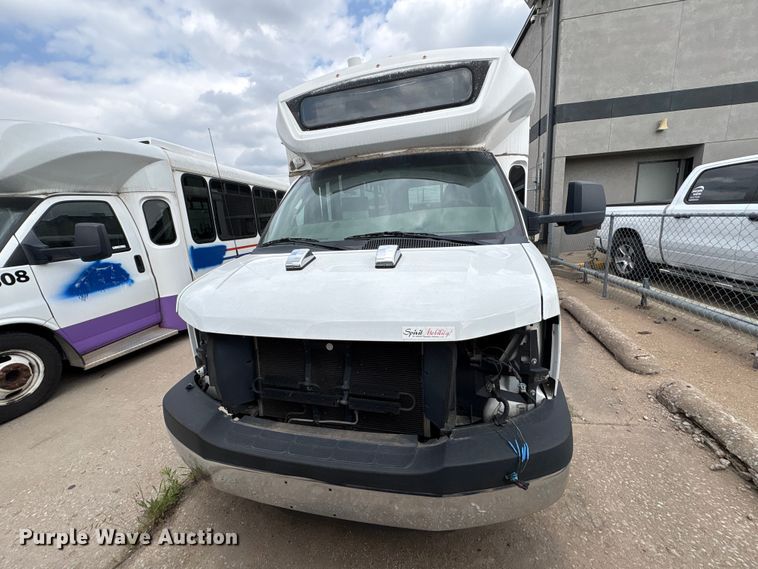 image for item EV2993 2016 Chevrolet Express shuttle bus