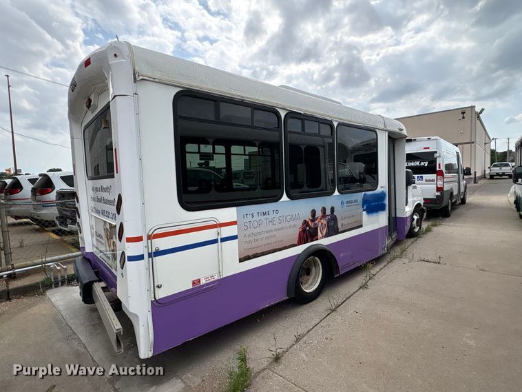 image for item EV2993 2016 Chevrolet Express shuttle bus