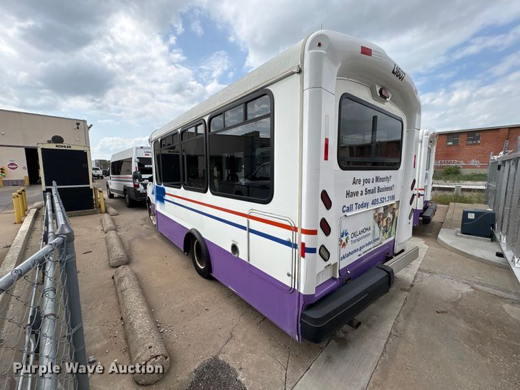 image for item EV2993 2016 Chevrolet Express shuttle bus