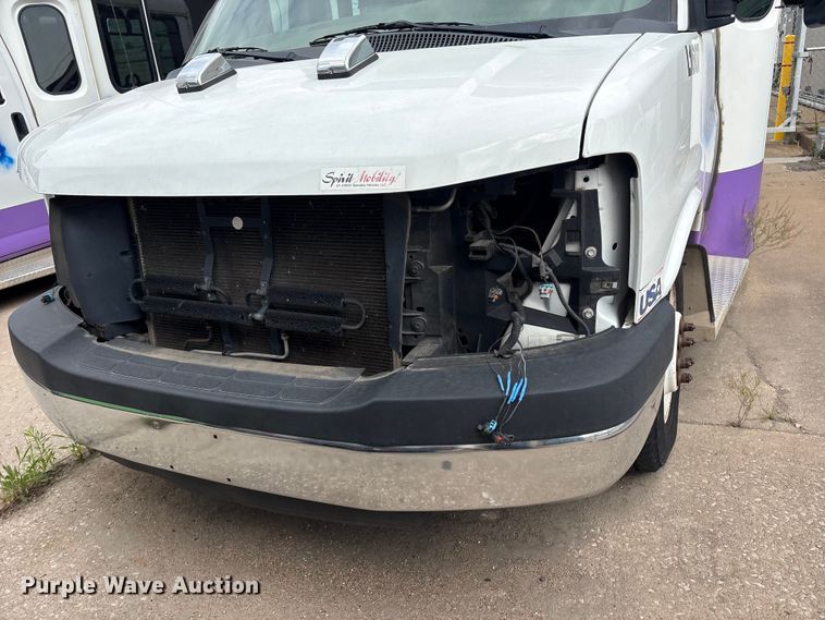 image for item EV2993 2016 Chevrolet Express shuttle bus