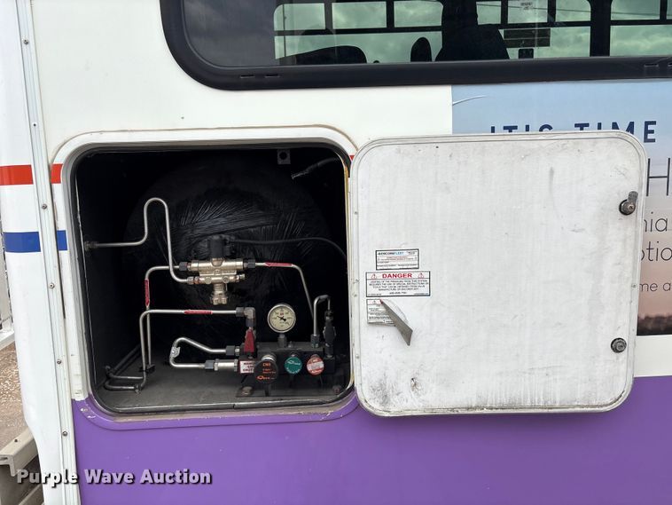 image for item EV2993 2016 Chevrolet Express shuttle bus