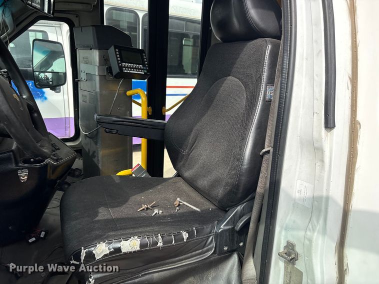 image for item EV2993 2016 Chevrolet Express shuttle bus
