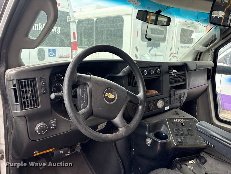 image for item EV2993 2016 Chevrolet Express shuttle bus