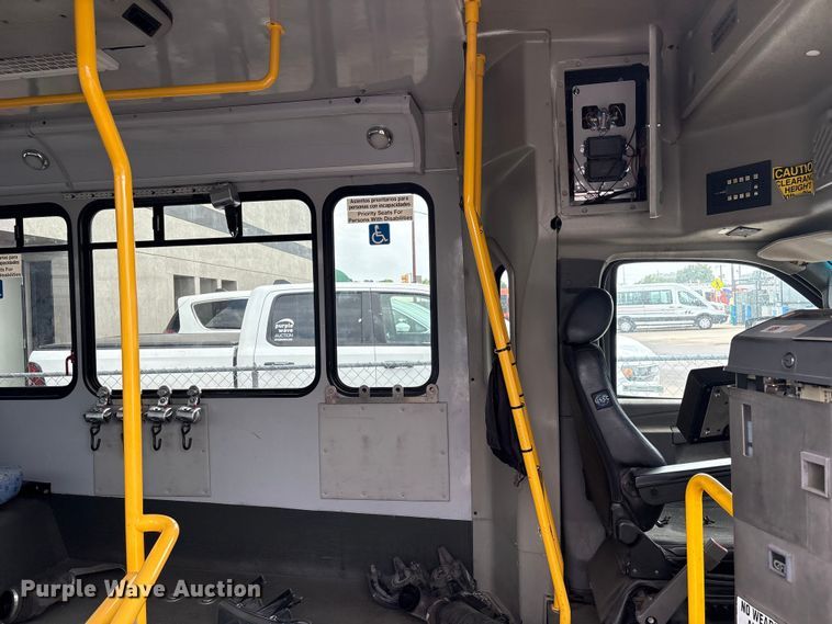 image for item EV2993 2016 Chevrolet Express shuttle bus