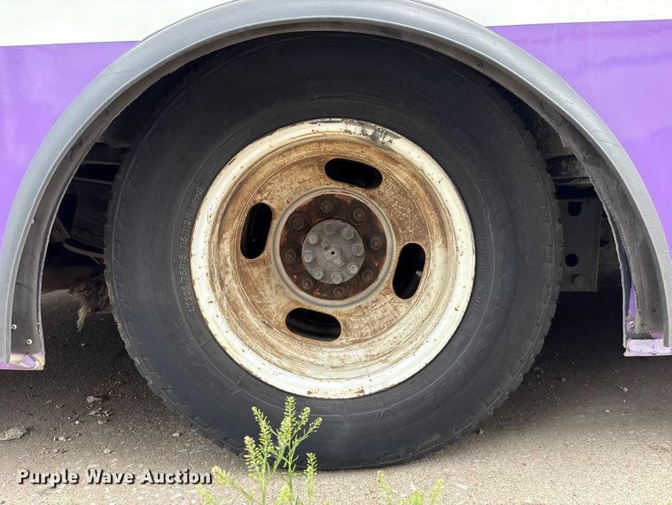 image for item EV2993 2016 Chevrolet Express shuttle bus