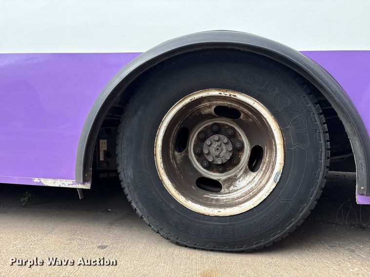 image for item EV2993 2016 Chevrolet Express shuttle bus
