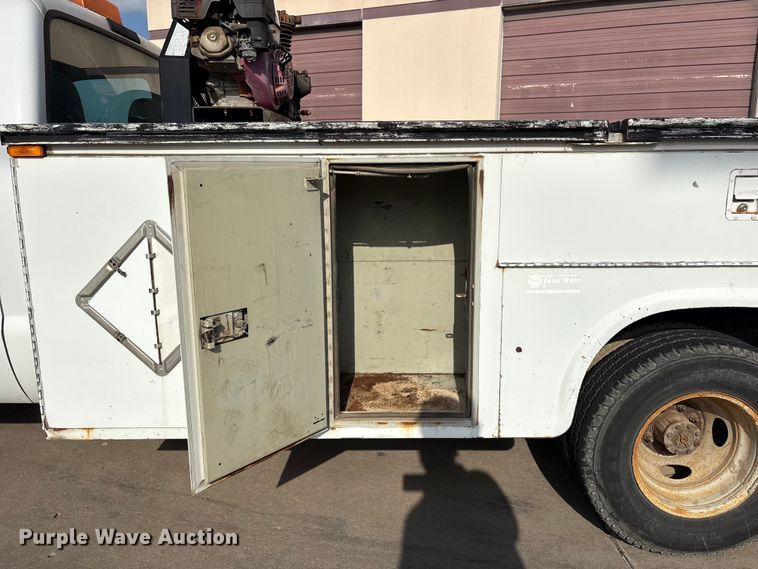 image for item EV2994 1999 Ford F350 Super Duty utility bed pickup truck