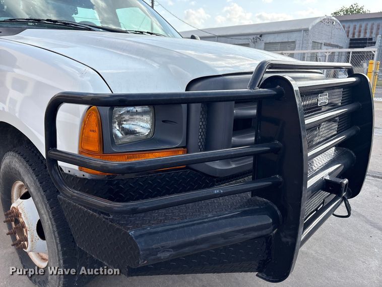 image for item EV2994 1999 Ford F350 Super Duty utility bed pickup truck