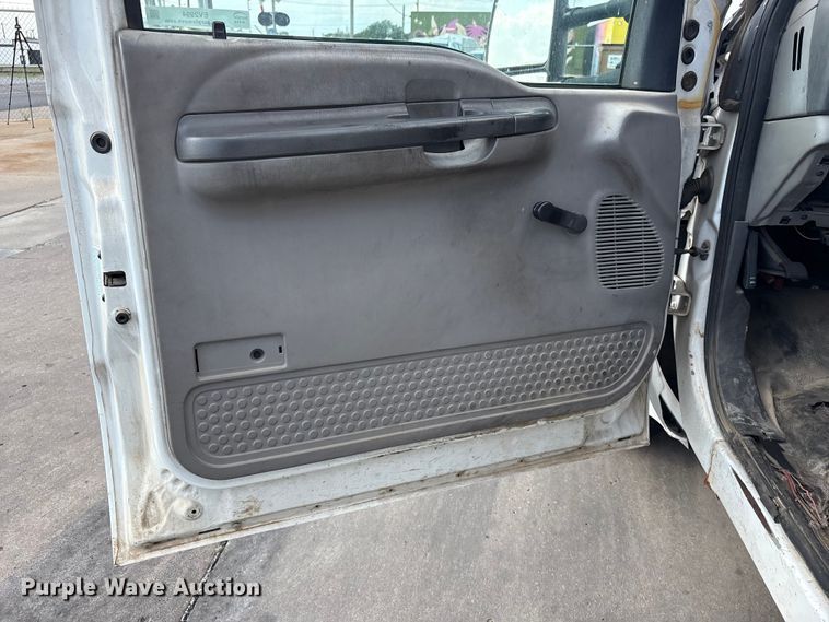 image for item EV2994 1999 Ford F350 Super Duty utility bed pickup truck