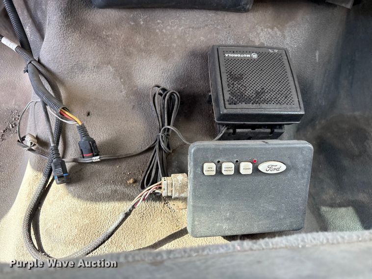 image for item EV2994 1999 Ford F350 Super Duty utility bed pickup truck