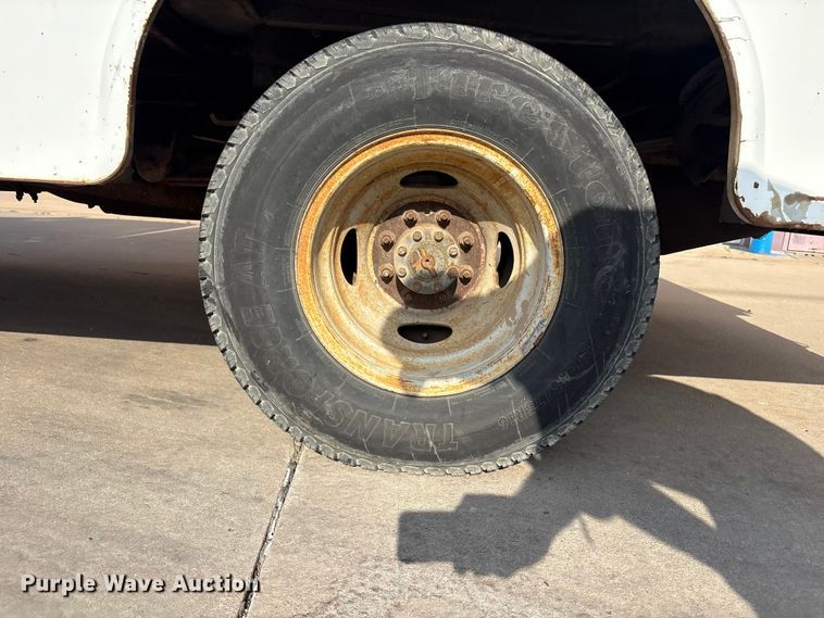 image for item EV2994 1999 Ford F350 Super Duty utility bed pickup truck