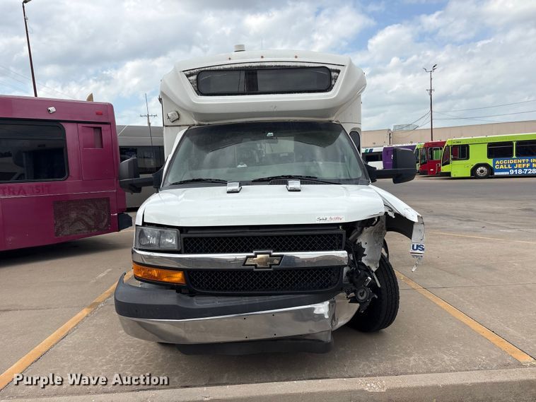 image for item EV2995 2016 Chevrolet Express shuttle bus