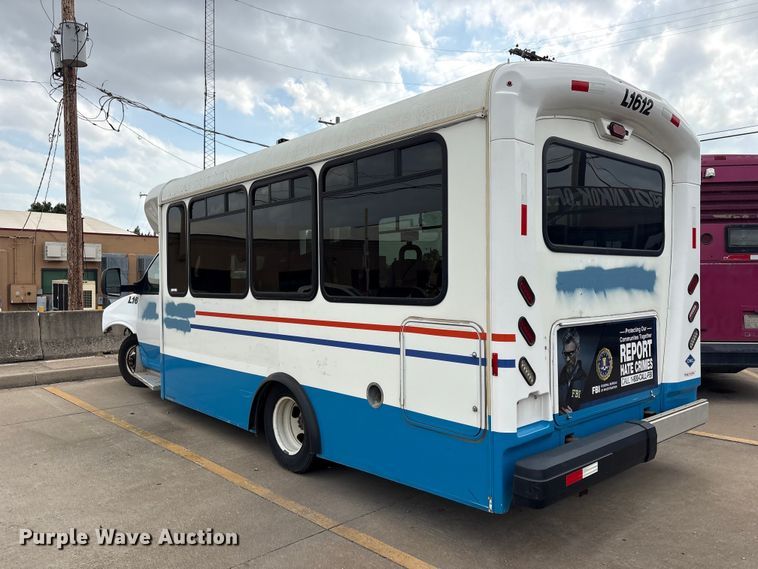 image for item EV2995 2016 Chevrolet Express shuttle bus