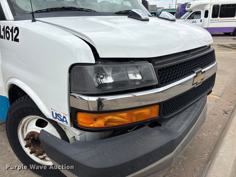 image for item EV2995 2016 Chevrolet Express shuttle bus