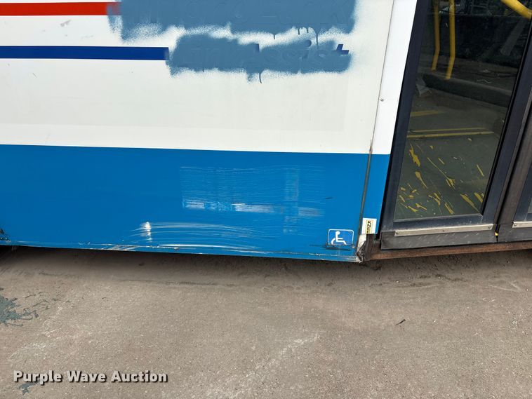 image for item EV2995 2016 Chevrolet Express shuttle bus