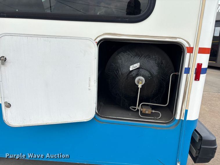 image for item EV2995 2016 Chevrolet Express shuttle bus