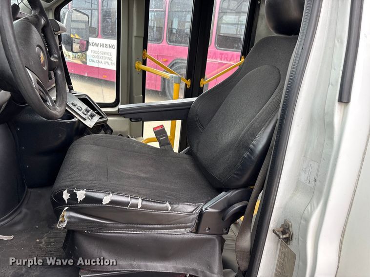 image for item EV2995 2016 Chevrolet Express shuttle bus