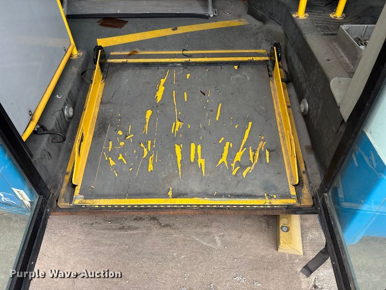 image for item EV2995 2016 Chevrolet Express shuttle bus