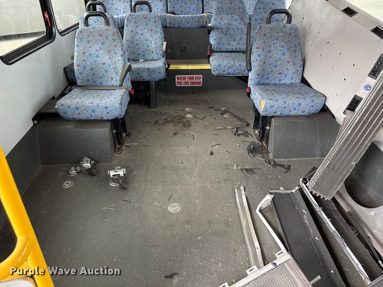 image for item EV2995 2016 Chevrolet Express shuttle bus