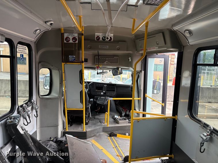 image for item EV2995 2016 Chevrolet Express shuttle bus
