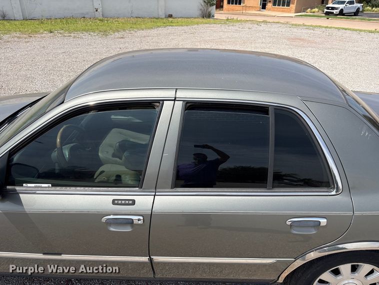 image for item EW0024 2004 Mercury Grand Marquis 