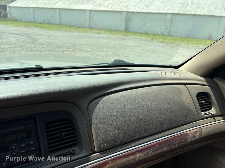 image for item EW0024 2004 Mercury Grand Marquis 