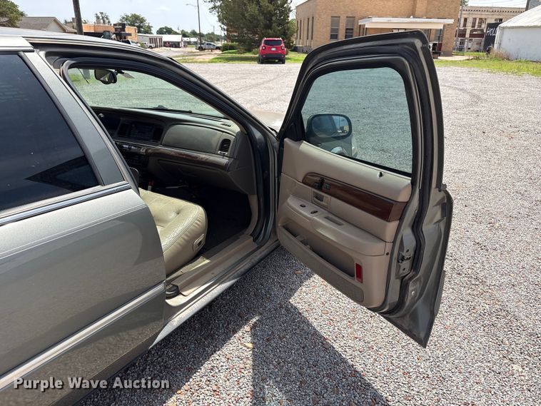 image for item EW0024 2004 Mercury Grand Marquis 