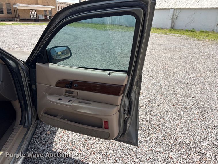 image for item EW0024 2004 Mercury Grand Marquis 