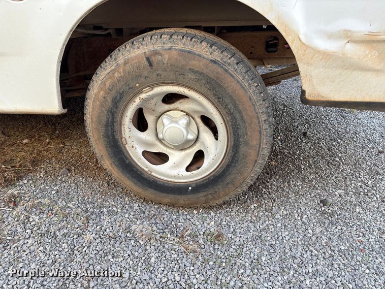 image for item EW0025 1999 Ford F150 pickup truck