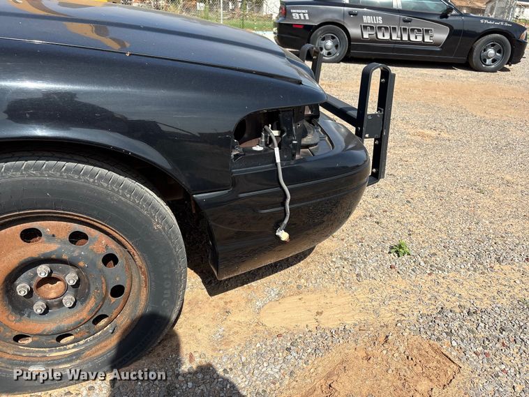 image for item EW0026 2011 Ford Crown Victoria Police Interceptor 