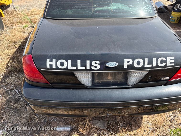image for item EW0026 2011 Ford Crown Victoria Police Interceptor 