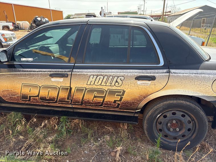 image for item EW0026 2011 Ford Crown Victoria Police Interceptor 