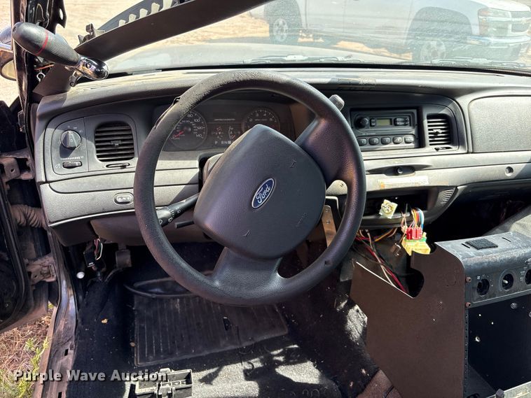 image for item EW0026 2011 Ford Crown Victoria Police Interceptor 