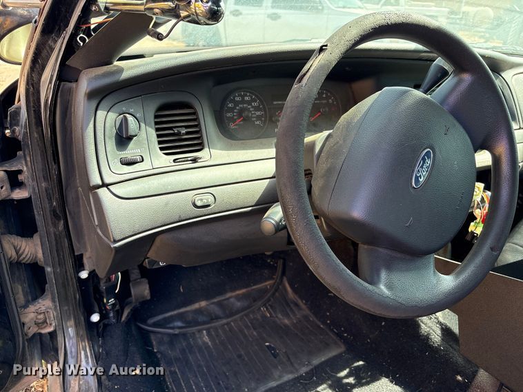 image for item EW0026 2011 Ford Crown Victoria Police Interceptor 