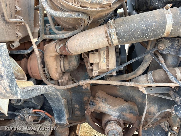 image for item EW0028 2005 International 7400 refuse truck