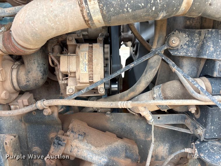 image for item EW0028 2005 International 7400 refuse truck