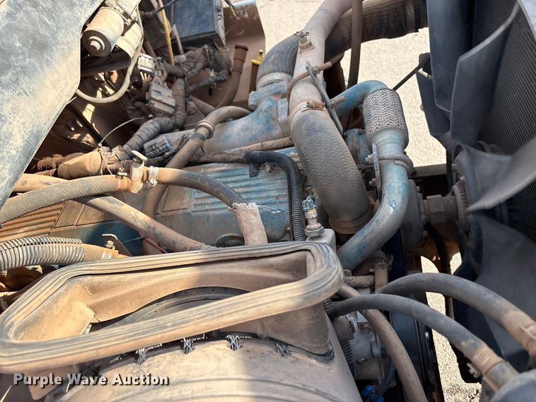 image for item EW0028 2005 International 7400 refuse truck