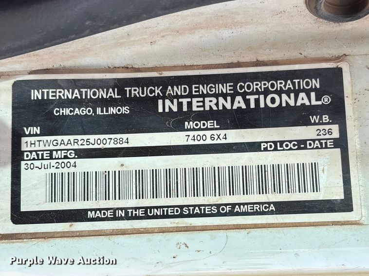 image for item EW0028 2005 International 7400 refuse truck