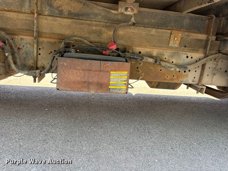 image for item EW0057 2005 Ford E450 Super Duty box truck