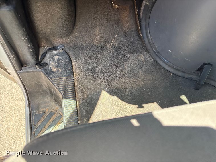 image for item EW0057 2005 Ford E450 Super Duty box truck