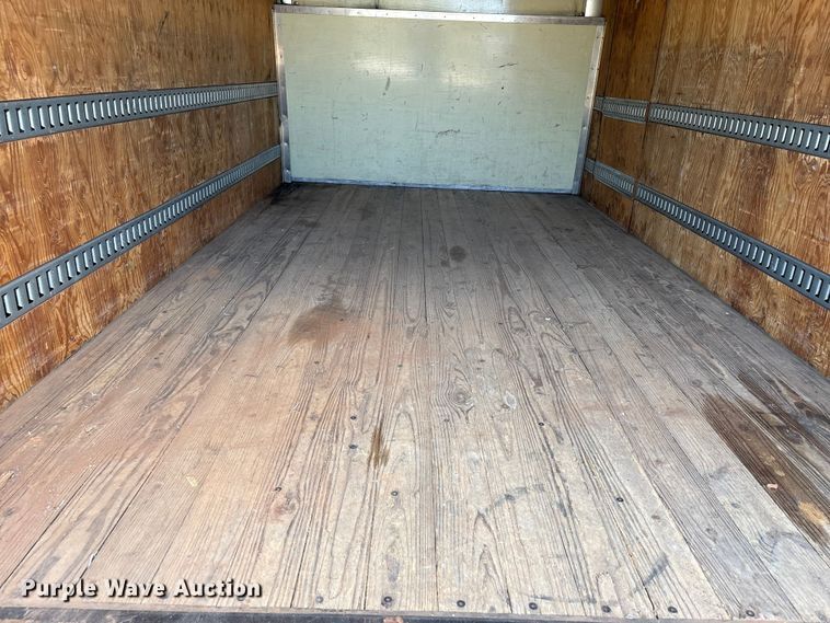 image for item EW0057 2005 Ford E450 Super Duty box truck