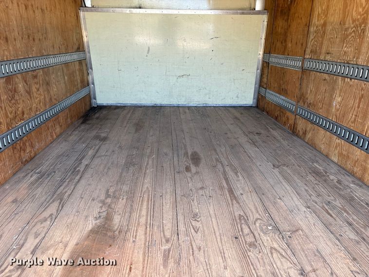 image for item EW0057 2005 Ford E450 Super Duty box truck