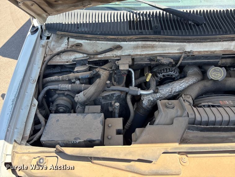 image for item EW0057 2005 Ford E450 Super Duty box truck