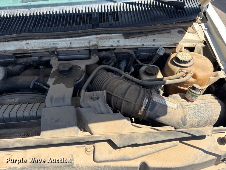 image for item EW0057 2005 Ford E450 Super Duty box truck