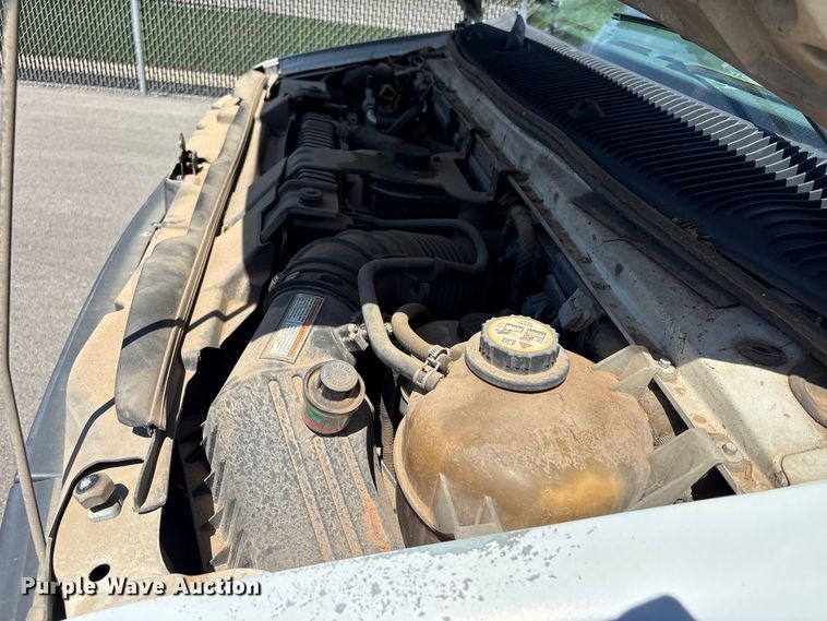 image for item EW0057 2005 Ford E450 Super Duty box truck