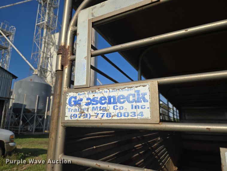 image for item EW0155 2002 Gooseneck livestock trailer