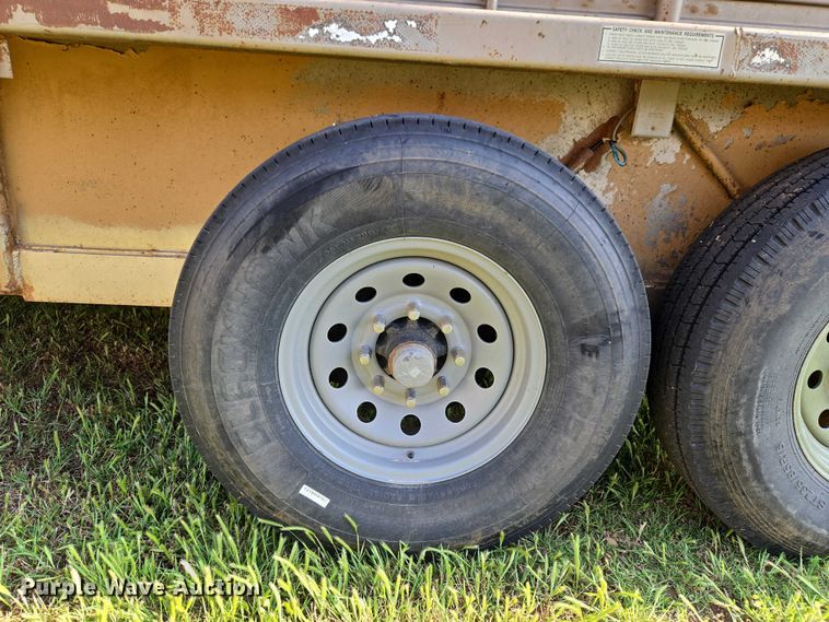 image for item EW0155 2002 Gooseneck livestock trailer