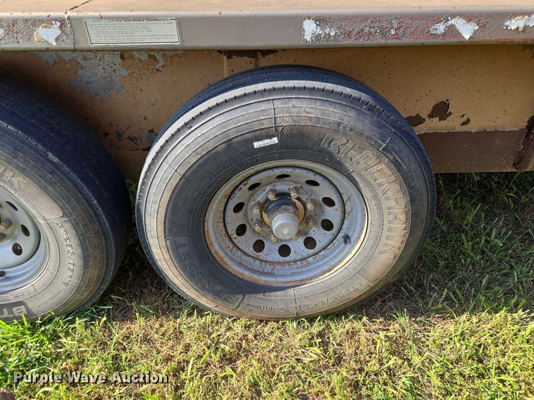 image for item EW0155 2002 Gooseneck livestock trailer