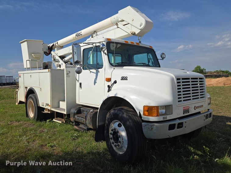 image for item EW0156 2001 International 4700 bucket truck